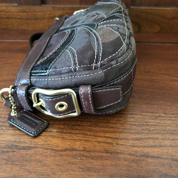 Coach capacity wristlet - Picture 3 of 3